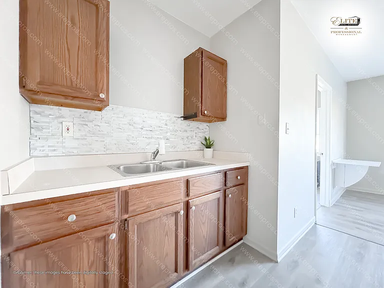 2921 S Saginaw St #2 — Photo 5