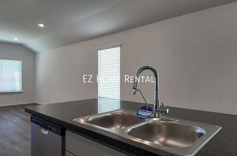 6115 Grove Of Pines St — Photo 5