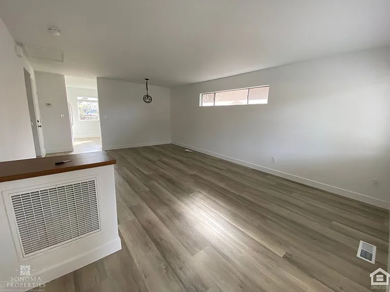 534-536 Joaquin Dr — Photo 8