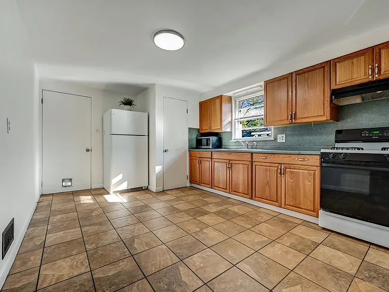 819 Fairview Ave — Photo 9