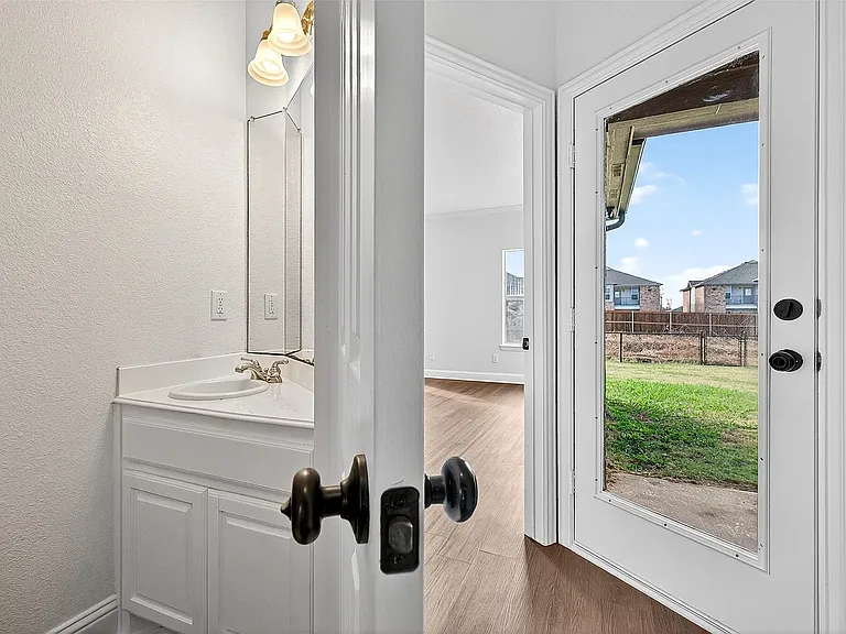 501 Harris St — Photo 22