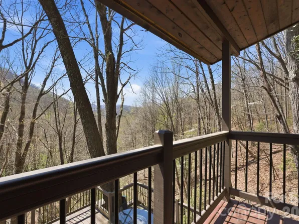 1837 E Alarka Rd, Bryson City, NC 28713