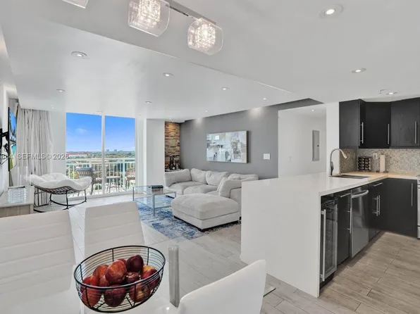 3000 Coral Way APT 1114, Miami, FL 33145