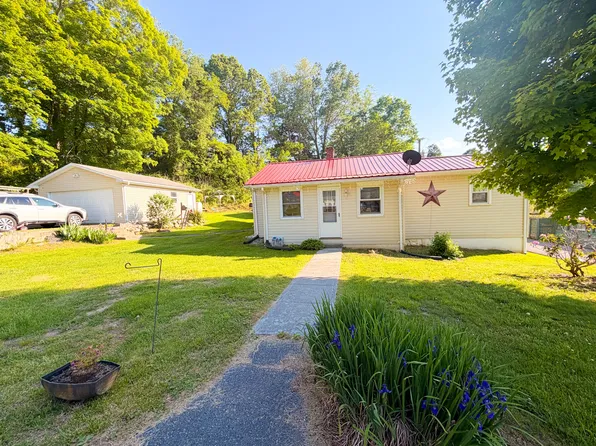 158 Ashwood Dr, Hot Springs, VA 24445