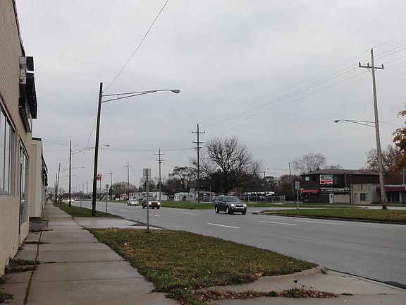 4th image of 26538 Grand River Ave