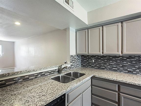 4th image of 8704 Victorian Village Dr #8704
