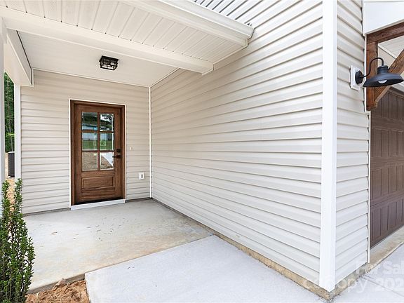 3rd image of 6223 Rockwell Blvd W