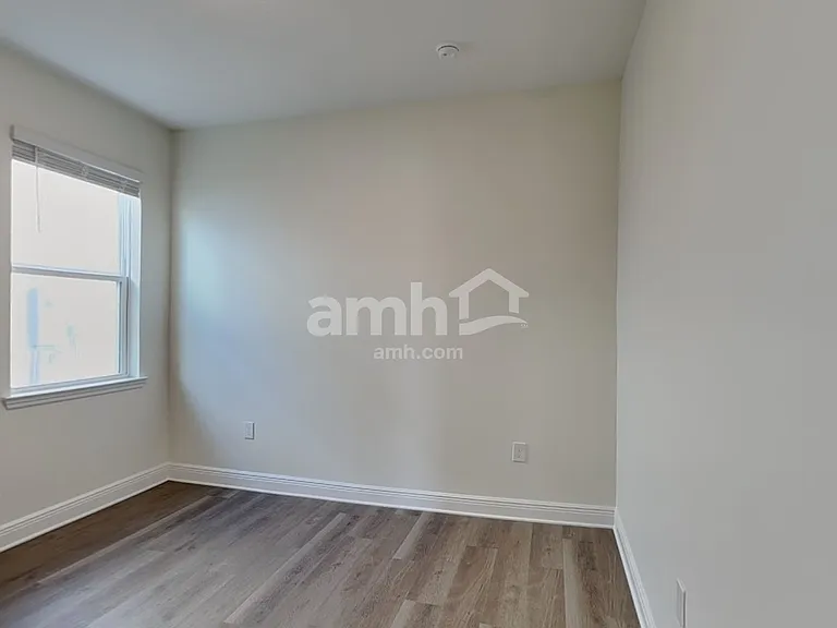 1774 Meadowgrove Ave — Photo 14