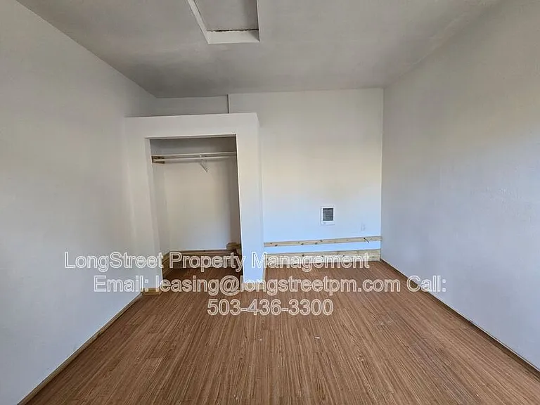 2711 Newton St — Photo 28