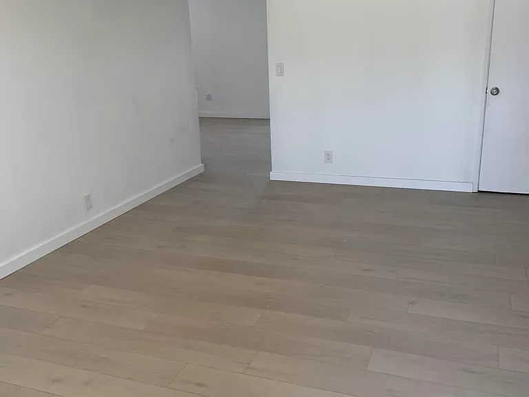 4847 E Cambridge Ave #2 — Photo 2