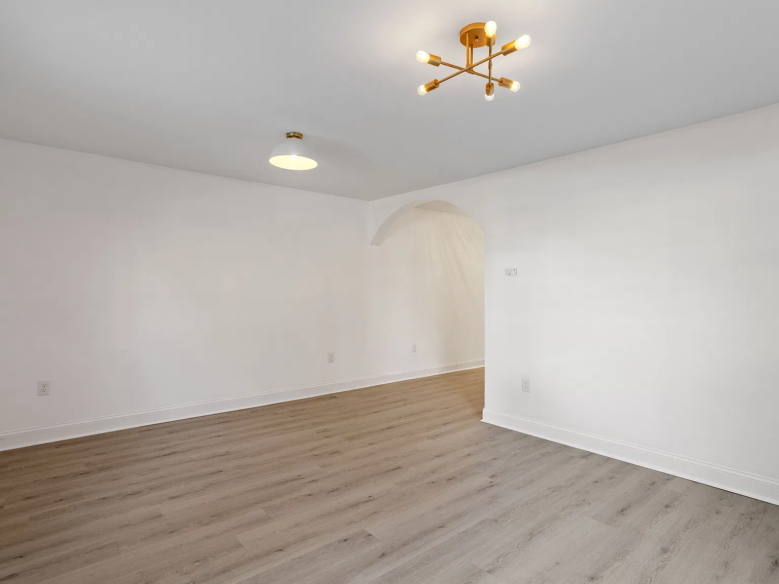 1 bed, 1118 sqft, $1,350 — Photo 2