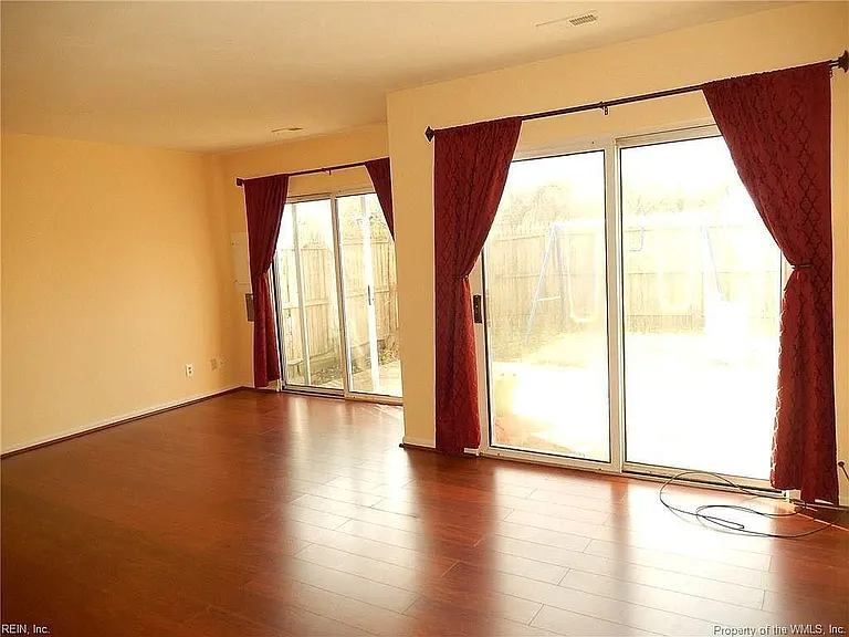 3813 Staffordshire Ln — Photo 4