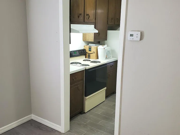 823 Hardy Springs Cir #A — Photo 6