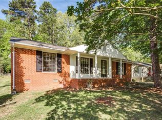 3204 Winchester Dr, Greensboro, NC 27406