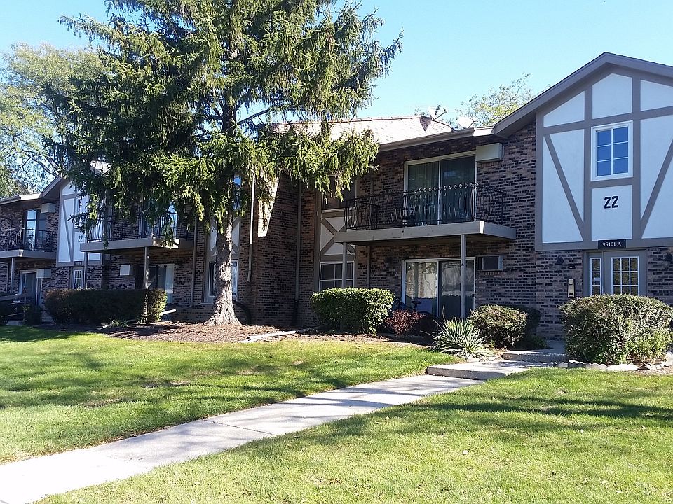 1st image of 9S101 Lake Dr APT 105B