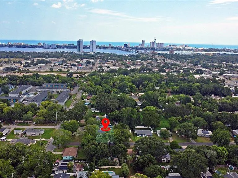 126 Palm Dr — Photo 3