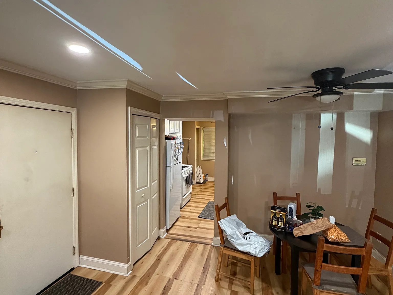 2 bed, 908 sqft, $1,950 — Photo 2