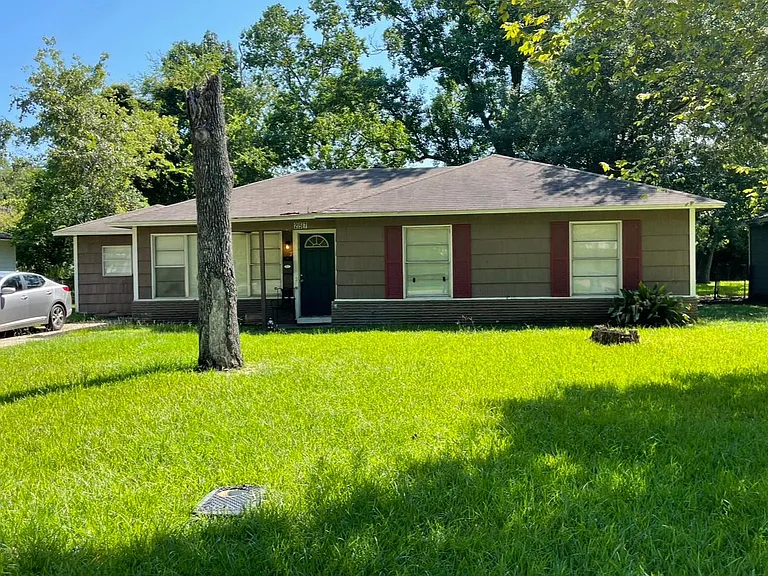 257 Roxton Ln — Photo 5