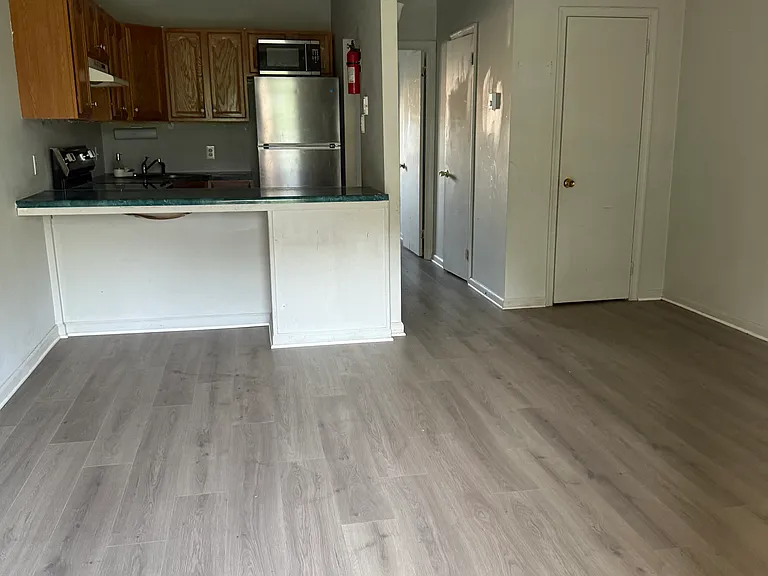 150 Pikeland Ave #2 — Photo 2