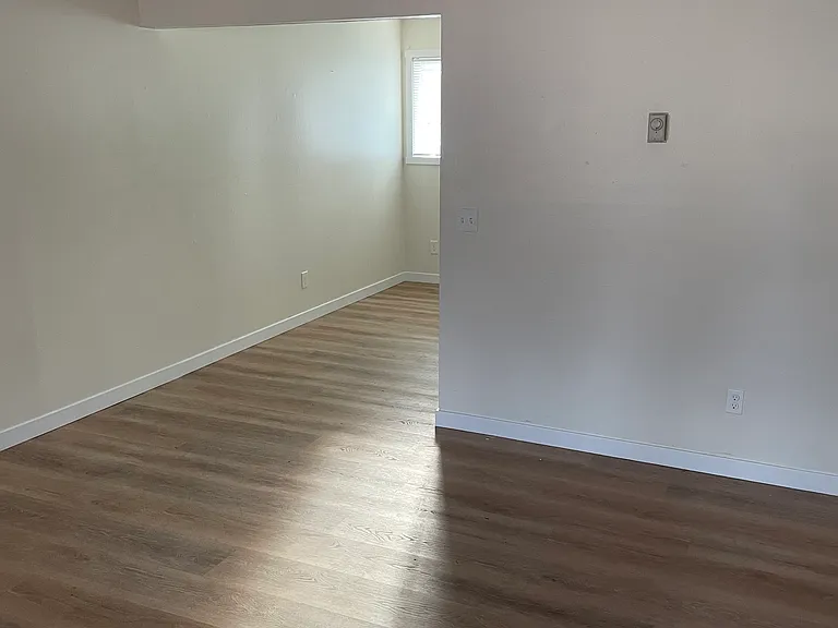 985 W Ida St #3 — Photo 3