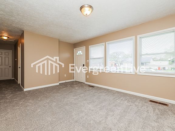 4th image of 605 Mead Ln