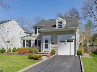 15 Sussex Ave, Chatham, NJ 07928