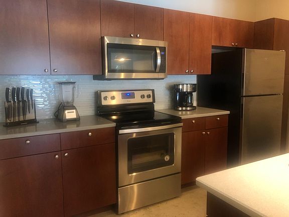 3rd image of 504 Avenue E
