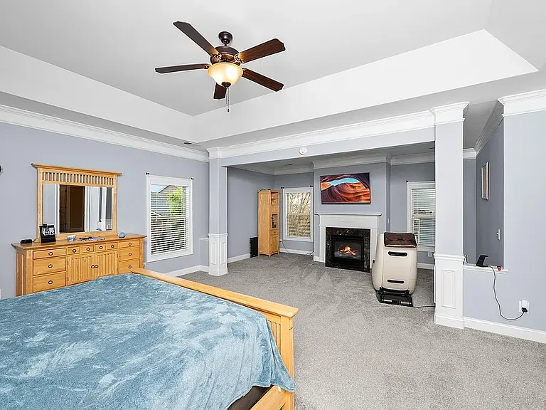 111 Fort Dr — Photo 4