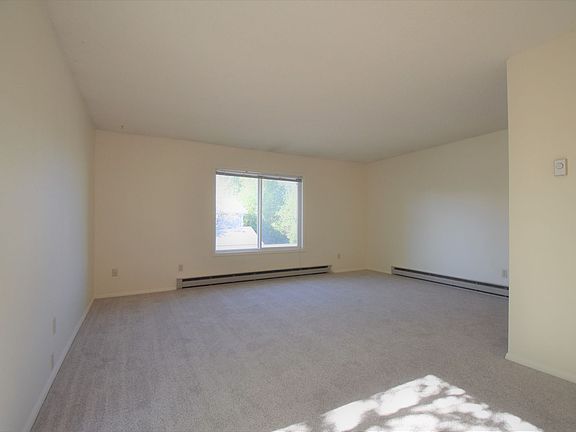 5th image of 515 S 15th Ave APT D