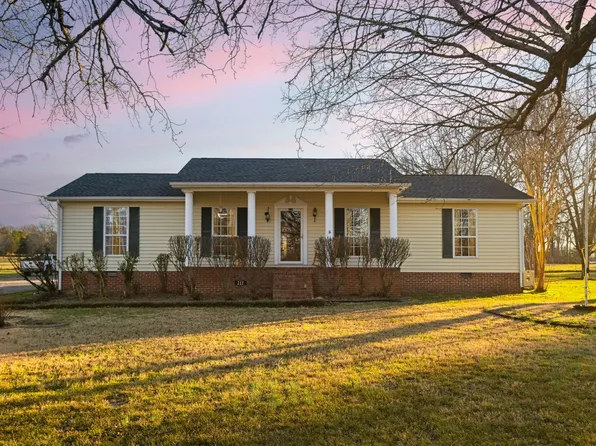 211 Woodland Dr, Shelbyville, TN 37160