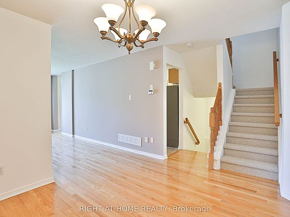 5th image of 142 Lilibet Cres