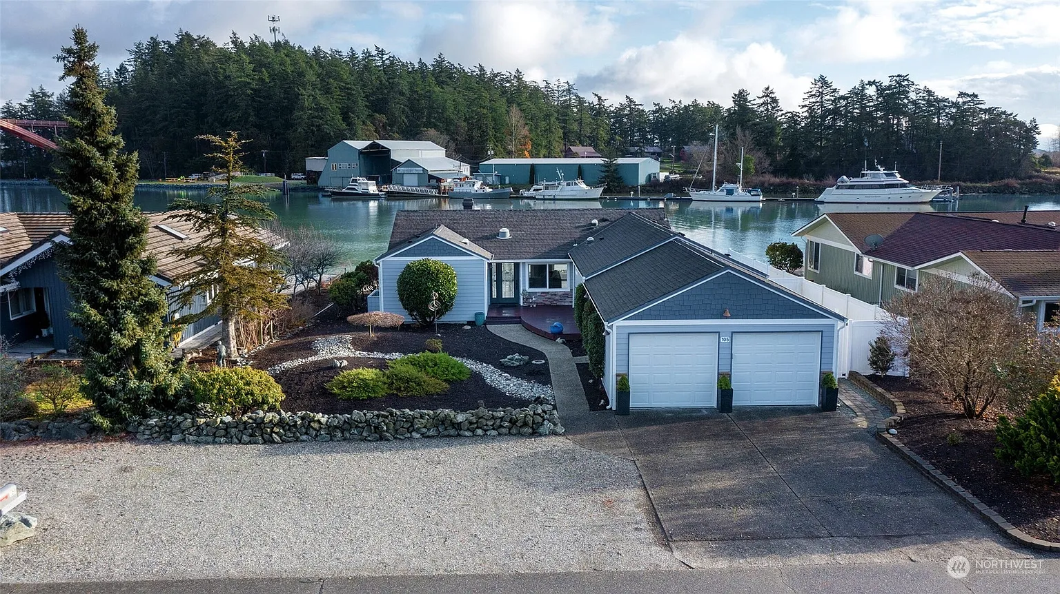 105 Chinook Place photo 1
