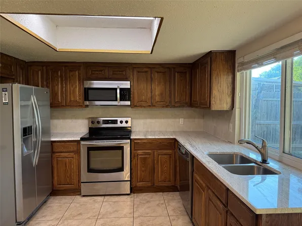 1601 Pebble Beach Dr, Lewisville, TX 75067