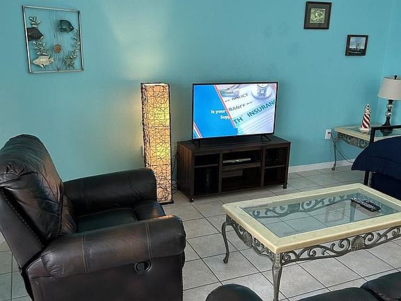 4th image of 125 E Georgia Ruth Dr #201