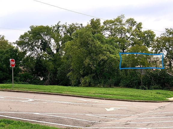3rd image of 117 Cemetery Ave