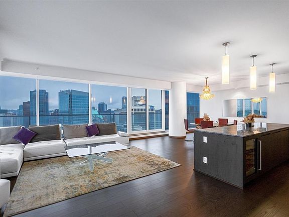 3rd image of 1011 Cordova St W #4103