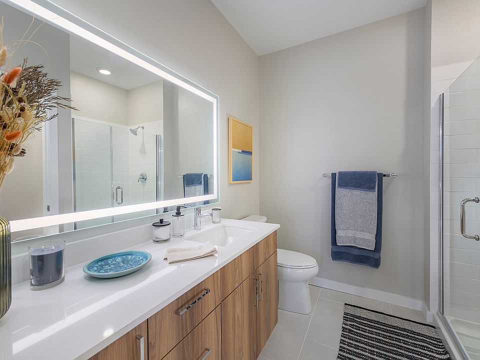 Model Apartment Bathroom