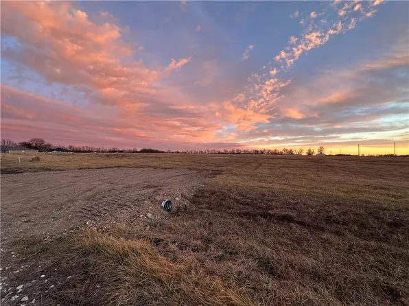 1002 SE 750th Rd, Windsor, MO 65360