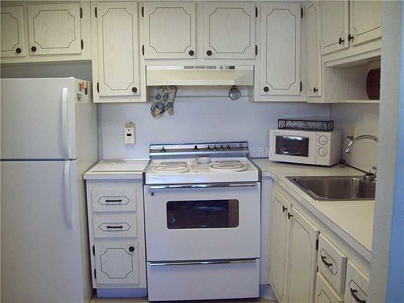 4th image of 202 Bedford St APT 63