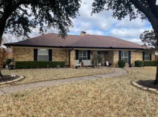 729 Hunters Glen Ct, Bedford, TX 76021
