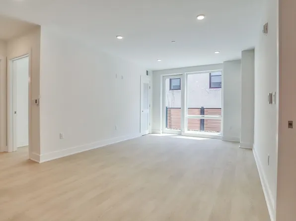 303 Madison Street image 9 of 24