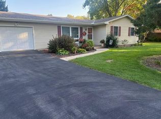 W395N5876 Laketon Ave, Oconomowoc, WI 53066