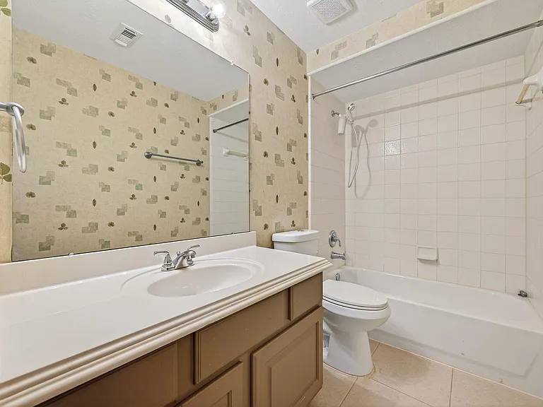 2315 Vinemead Ct — Photo 34