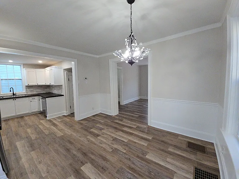 310 N C St — Photo 9
