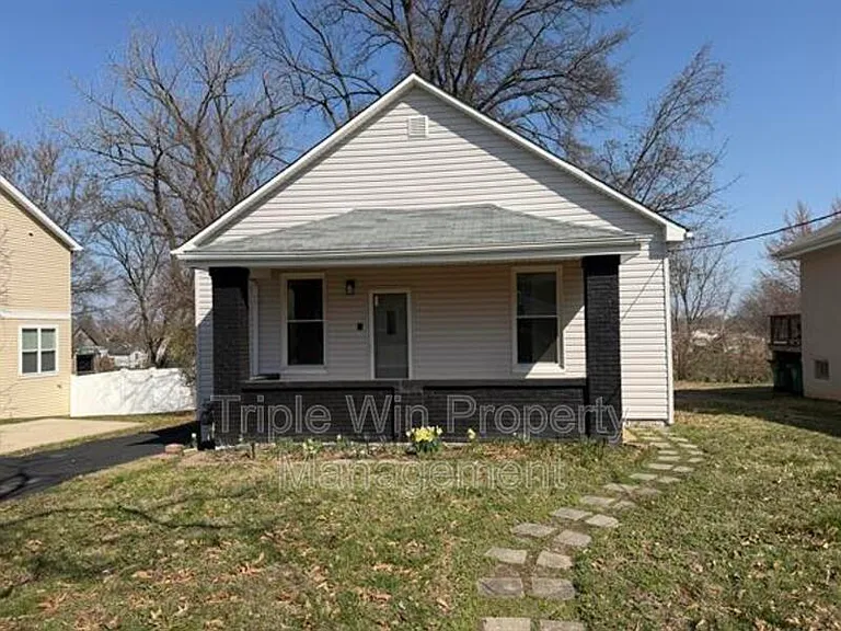 123 W Thornton Ave — Photo 2