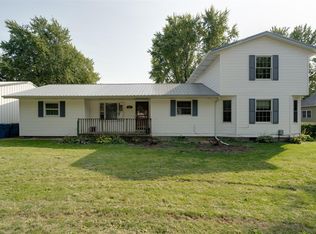 404 E Wood St, Colfax, IL