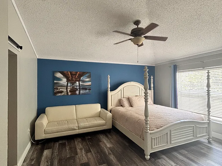 290 SW Panther Trce — Photo 9