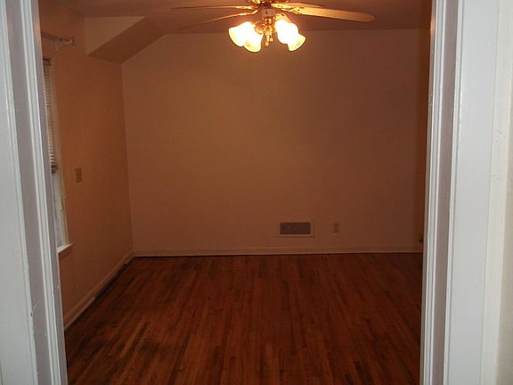 5th image of 220 Van Brunt St