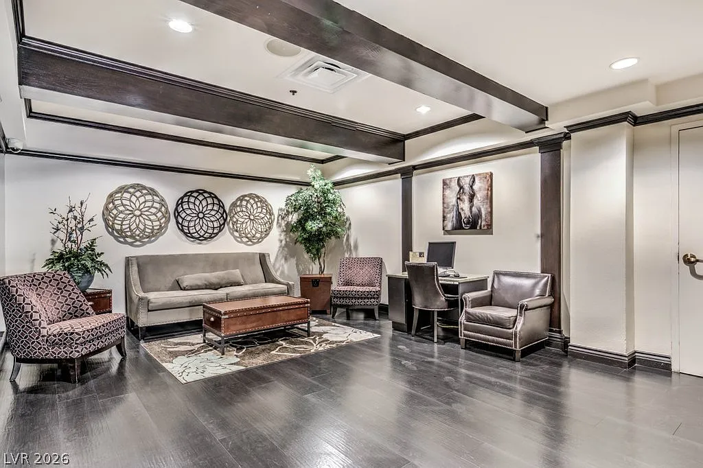 1 bed, 1.0 bath, 606 sqft, $2,100 — Photo 1