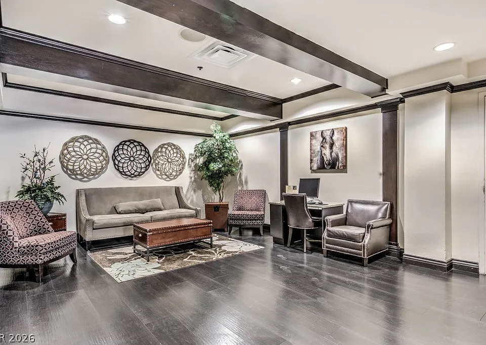 3700 Las Vegas Blvd S #672